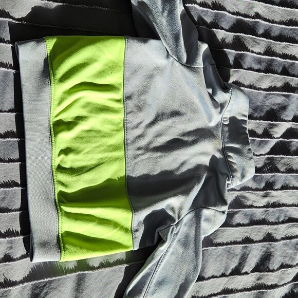 2T Nike sweat shirt. - Picture 4 of 4